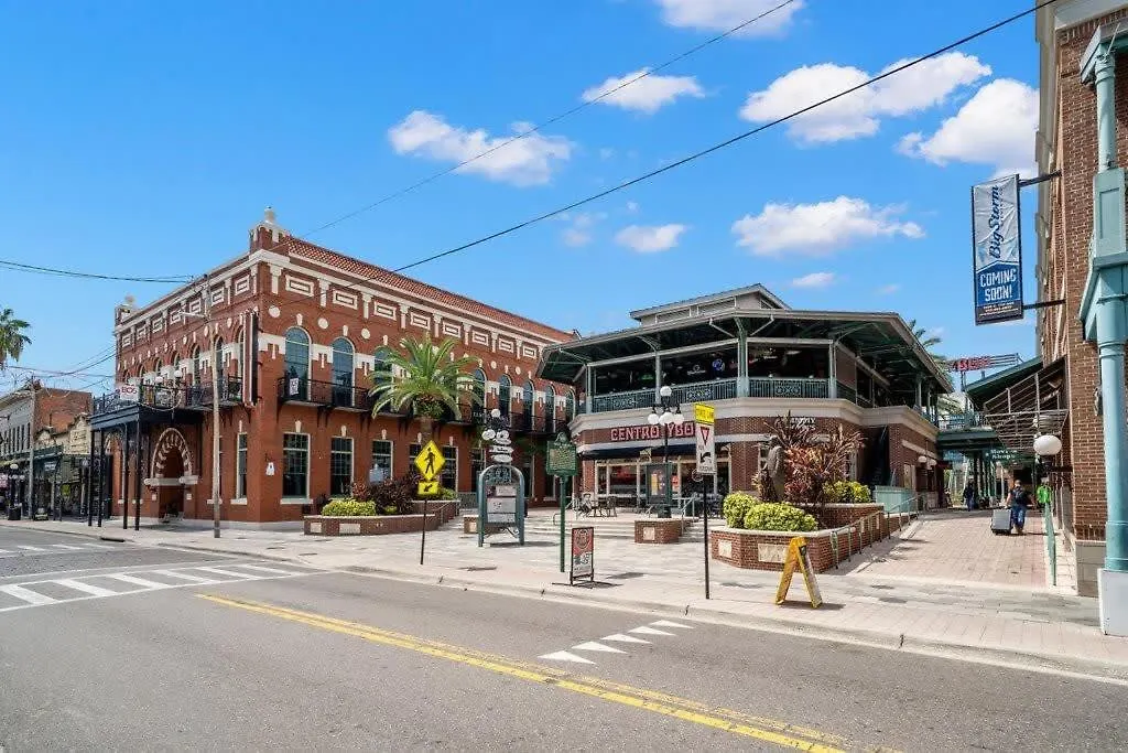 Casa Cohiba - Ybor City Townhouse تامبا بيت للعطل